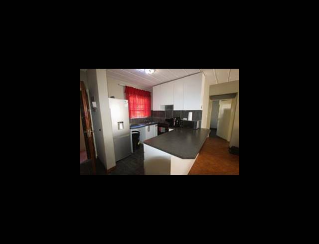 2 bed property to rent in VORNA VALLEY